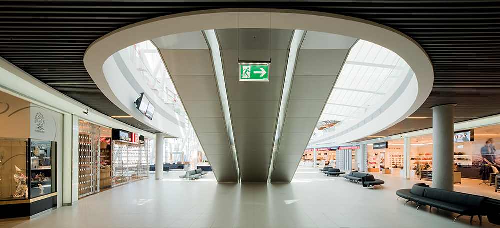 SkyCourt Terminál